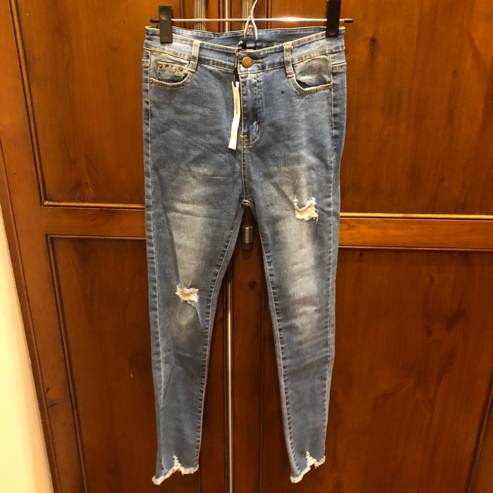 Never worn skinny high waisted fridge bottoms